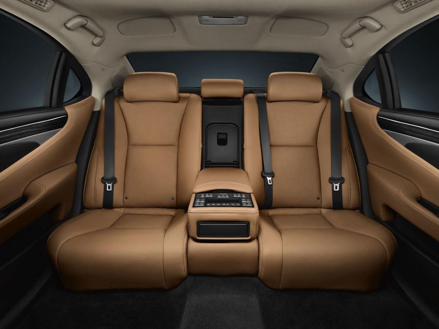  Lexus LS460L 2012 года  (EU) (фото 10 из 12)